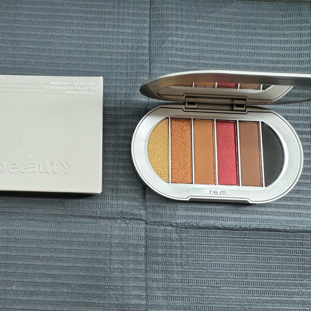 REM beauty eye palette in principessa
